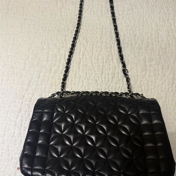 CHANEL Black Quilted Leather Shoulder Bag with Silver CC Lock - Picture 5 of 6